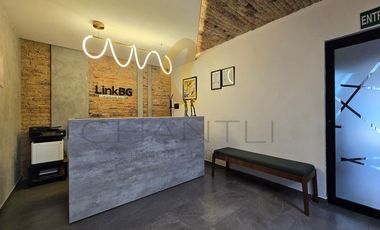 PROPIEDAD EN VENTA CON USO DE OFICINA EN COLONIA JARDINES DEL BOSQUE
