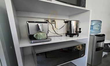 PROPIEDAD EN VENTA CON USO DE OFICINA EN COLONIA JARDINES DEL BOSQUE