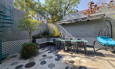 PROPIEDAD EN VENTA CON USO DE OFICINA EN COLONIA JARDINES DEL BOSQUE