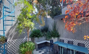PROPIEDAD EN VENTA CON USO DE OFICINA EN COLONIA JARDINES DEL BOSQUE