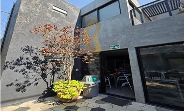 PROPIEDAD EN VENTA CON USO DE OFICINA EN COLONIA JARDINES DEL BOSQUE