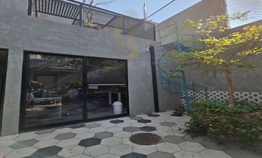 PROPIEDAD EN VENTA CON USO DE OFICINA EN COLONIA JARDINES DEL BOSQUE