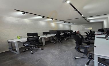 PROPIEDAD EN VENTA CON USO DE OFICINA EN COLONIA JARDINES DEL BOSQUE