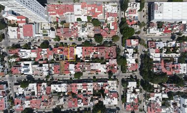 PROPIEDAD EN VENTA CON USO DE OFICINA EN COLONIA JARDINES DEL BOSQUE