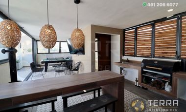 SE VENDE CASA DE LUJO EN CASTELA RESERVA RESIDENCIAL SALIDA SAN MIGUEL DE ALLENDE  EN CELAYA GTO.  Casa en esquina de 3 Pisos con 3 Habitaciones y Cad