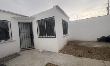 VENTA DE BONITA CASA DE UN SOLO NIVEL EN BARRIO DE SAN JOSE