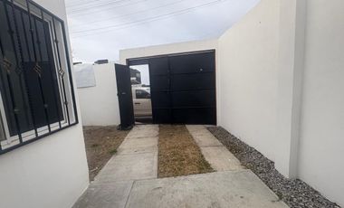 VENTA DE BONITA CASA DE UN SOLO NIVEL EN BARRIO DE SAN JOSE