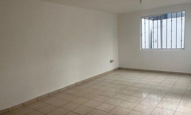 VENTA DE BONITA CASA DE UN SOLO NIVEL EN BARRIO DE SAN JOSE