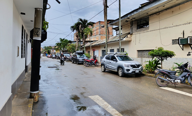 Se vende una casa céntrica en plena zona comercial de Tarapoto. Ideal para tu comodidad inmediata y, a la vez, con alto potencial para negocios.