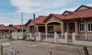 FOR SALE 4 BEDROOMS HOUSE AND LOT IN VILLA CONCHITA SUBD IN BAGO GALLERY