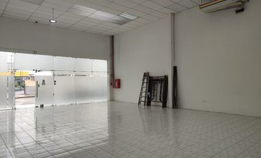 Local Comercial de alquiler en la Ave Juan Tanca Marengo, 525 m2.