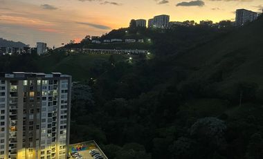 APARTAMENTO HUNGRÍA FRENTE A EXPOFERIAS