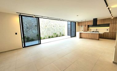Venta de casa  en  El Olivar, Altozano Morelia.