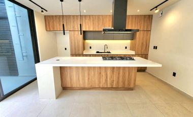 Venta de casa  en  El Olivar, Altozano Morelia.