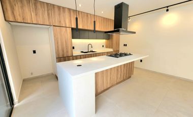 Venta de casa  en  El Olivar, Altozano Morelia.