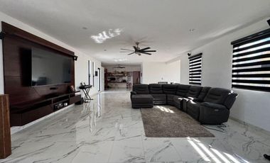 Exclusiva casa en venta totalmente equipada dentro de privada en zona Country