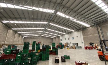 BODEGA EN RENTA 2200M2
