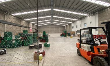 BODEGA EN RENTA 2200M2