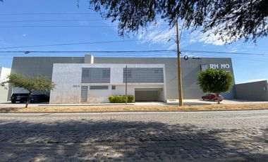 BODEGA EN RENTA 2200M2