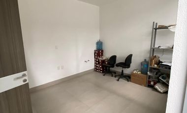 BODEGA EN RENTA 2200M2