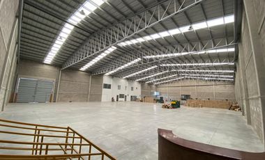 BODEGA EN RENTA 2200M2
