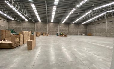 BODEGA EN RENTA 2200M2