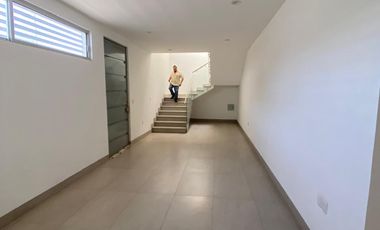 BODEGA EN RENTA 2200M2