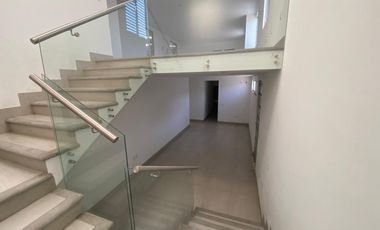 BODEGA EN RENTA 2200M2