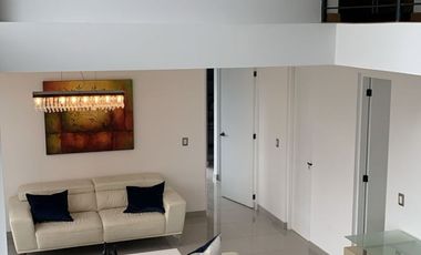 Penthouse Hermoso, Amueblado, 2 plantas (Servicios: Internet, Teléfono y Gas)