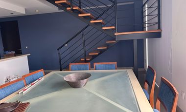 Penthouse Hermoso, Amueblado, 2 plantas (Servicios: Internet, Teléfono y Gas)