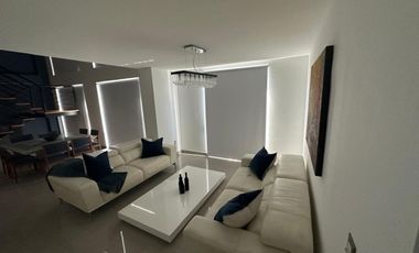 Penthouse Hermoso, Amueblado, 2 plantas (Servicios: Internet, Teléfono y Gas)