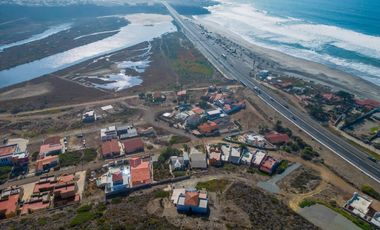 Stunning Coastal Retreat with Panoramic Ocean Views and Independent Guest Casita