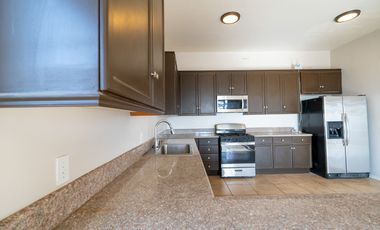 Stunning Coastal Retreat with Panoramic Ocean Views and Independent Guest Casita