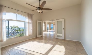 Stunning Coastal Retreat with Panoramic Ocean Views and Independent Guest Casita