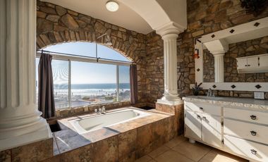 Stunning Coastal Retreat with Panoramic Ocean Views and Independent Guest Casita