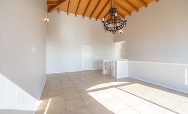 Stunning Coastal Retreat with Panoramic Ocean Views and Independent Guest Casita