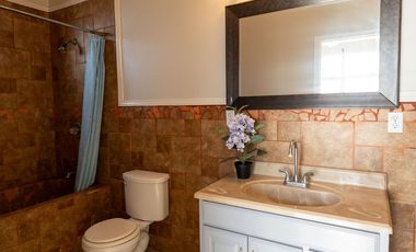 Stunning Coastal Retreat with Panoramic Ocean Views and Independent Guest Casita
