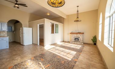 Stunning Coastal Retreat with Panoramic Ocean Views and Independent Guest Casita
