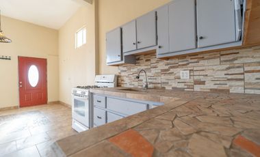 Stunning Coastal Retreat with Panoramic Ocean Views and Independent Guest Casita