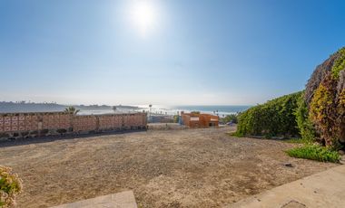 Stunning Coastal Retreat with Panoramic Ocean Views and Independent Guest Casita