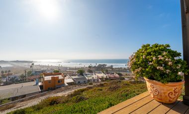 Stunning Coastal Retreat with Panoramic Ocean Views and Independent Guest Casita