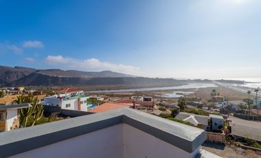 Stunning Coastal Retreat with Panoramic Ocean Views and Independent Guest Casita