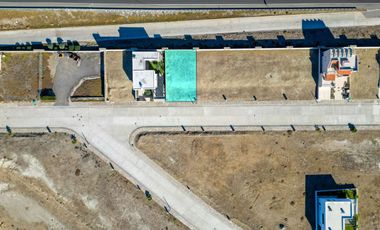 Punta Piedra Lot with Ocean Views – Location, Lifestyle and Value