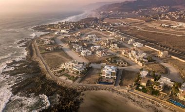 Punta Piedra Lot with Ocean Views – Location, Lifestyle and Value