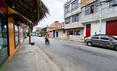 Se vende terreno céntrico, un espacio dormido que espera ser transformado. Son 171 m² de terreno a dos cuadras de la Plaza.