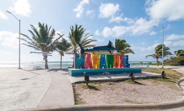 Lujoso Penthouse frente al Mar en Mahahual con Roof Top Privado