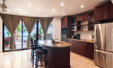 Lujoso Penthouse frente al Mar en Mahahual con Roof Top Privado