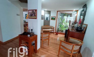 VENDO GRAN CASA COMUNA LA REINA