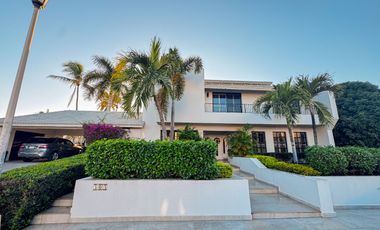 Lujosa Residencia en el Campo de Golf de El Cid, Mazatlán