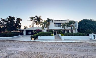 Lujosa Residencia en el Campo de Golf de El Cid, Mazatlán